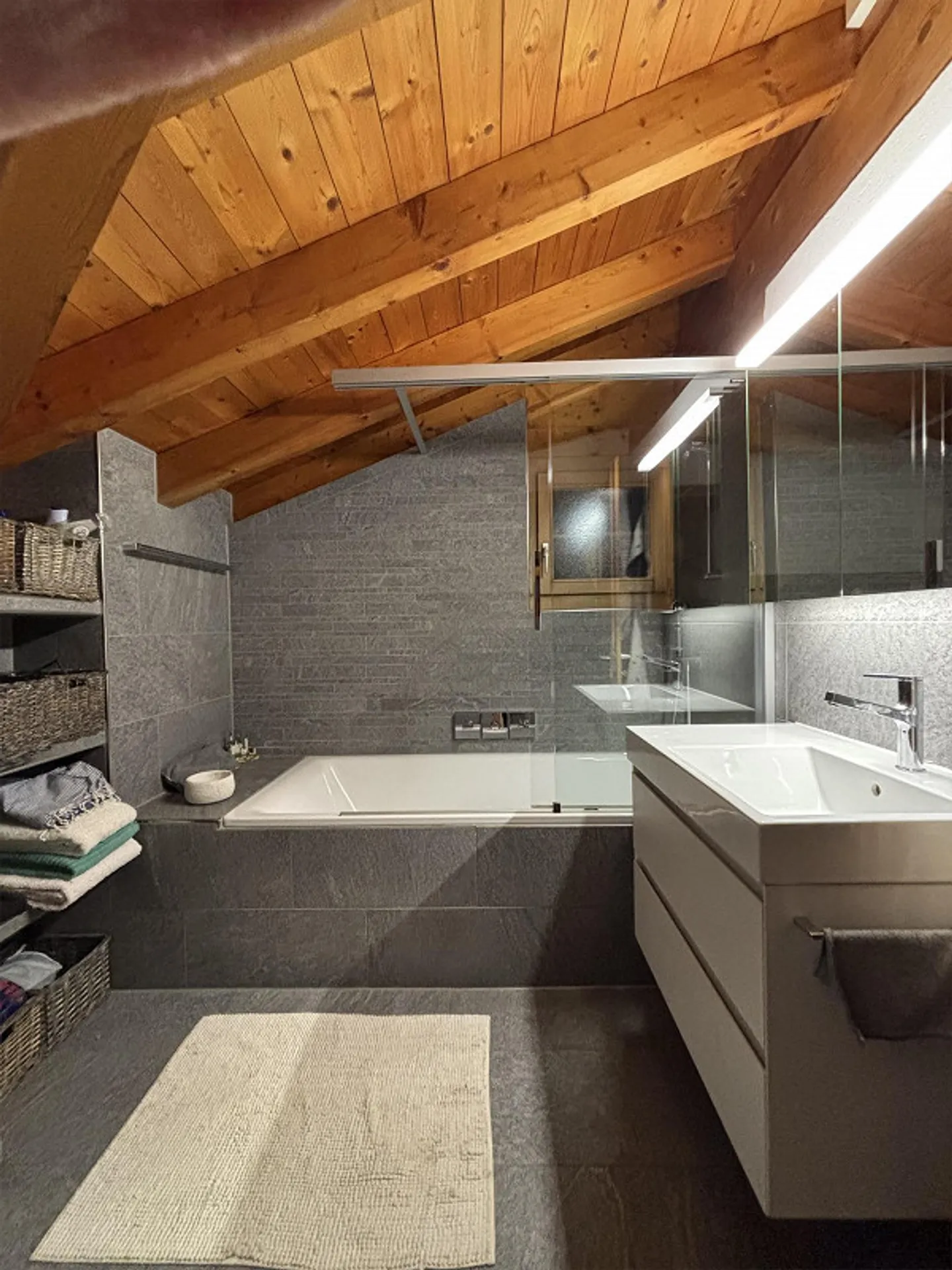 3 ½ Room Maisonette Apartment as Primary Residence in Davos Laret - Photo 7 of 10