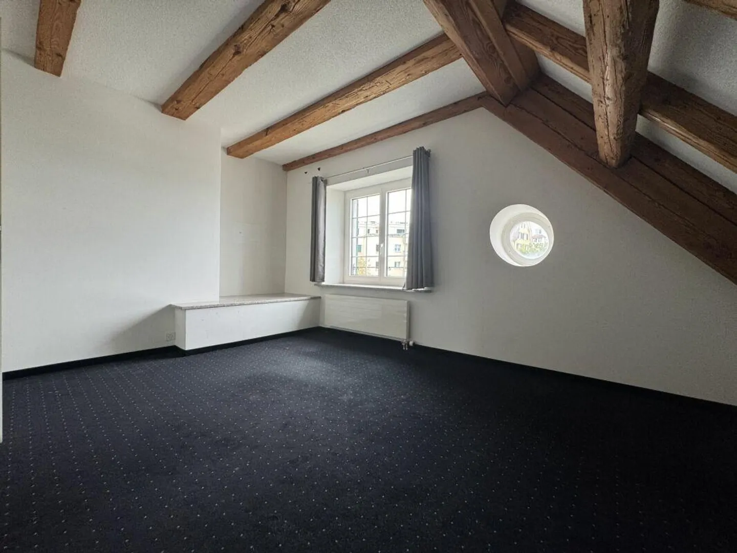 Bureaux lumineux dans une villa historique à Wädenswil - Photo 6 sur 14