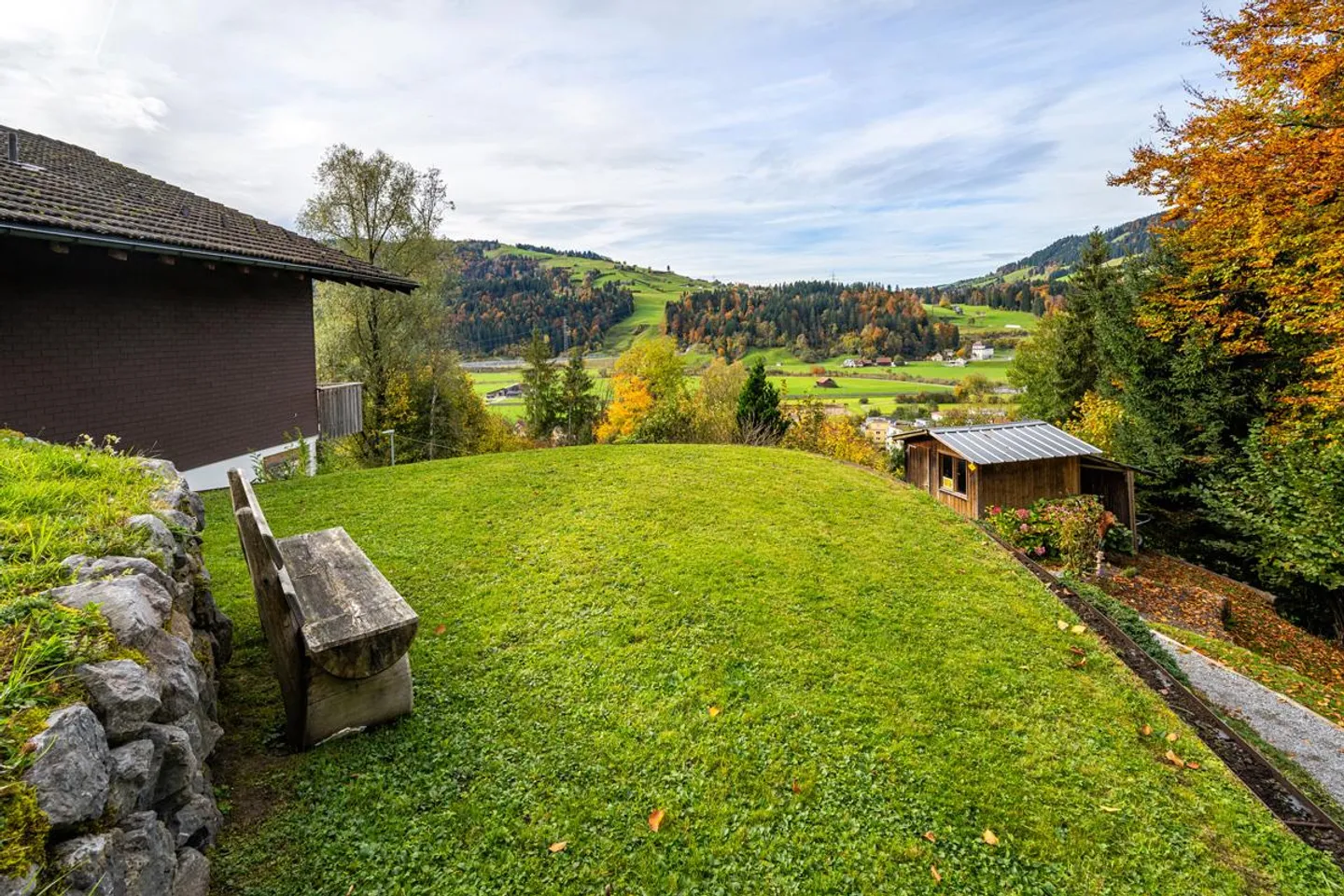 Vivere nel verde - Incantevole casa unifamiliare con area boschiva privata - Foto 6 di 30