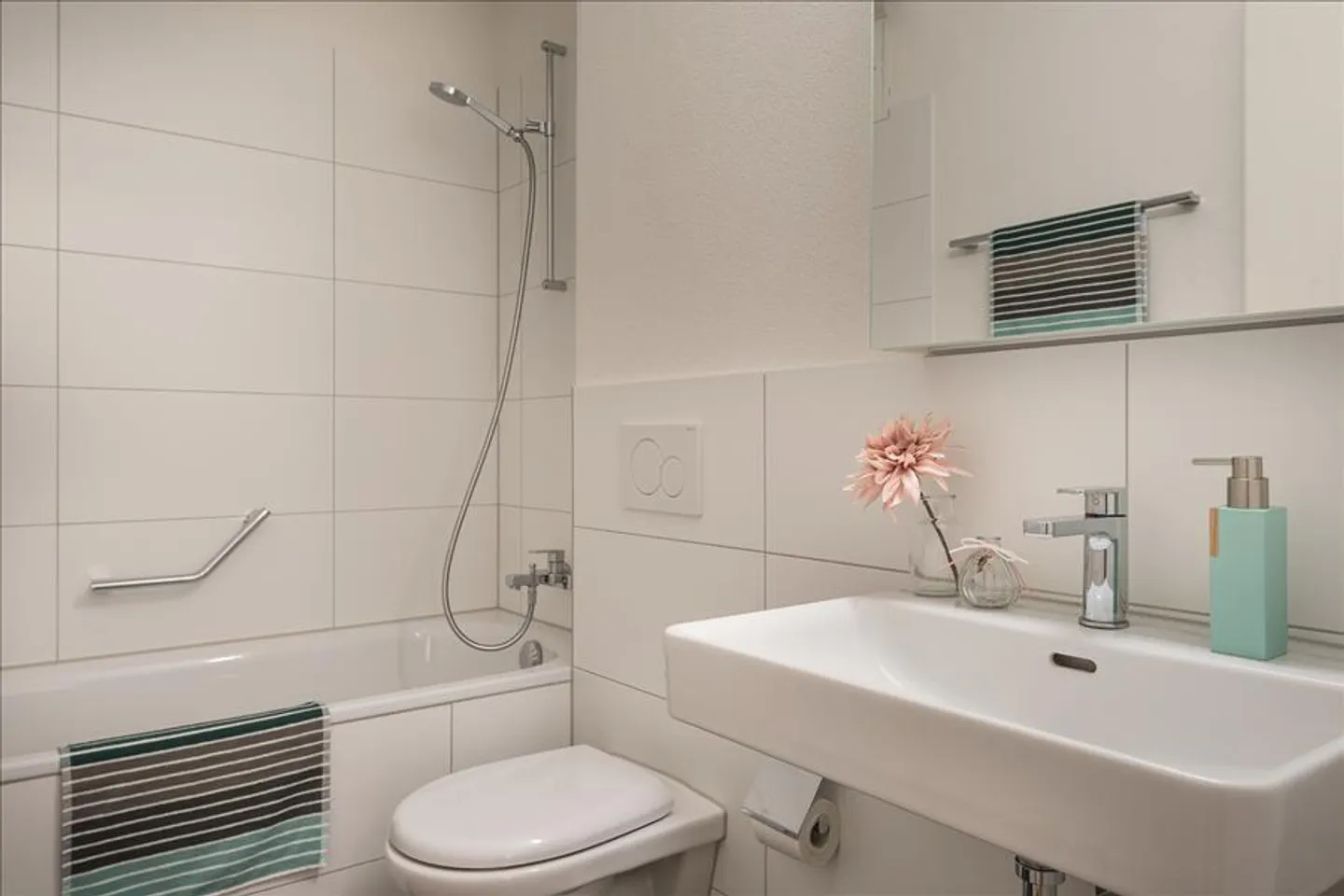 Modernes Apartment mit sonnigem Balkon - Foto 4 von 7