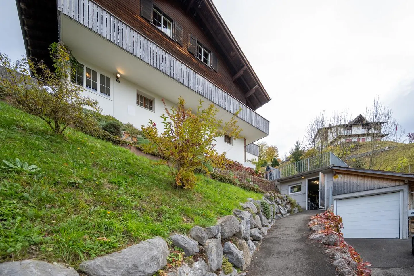 Vivere nel verde - Incantevole casa unifamiliare con area boschiva privata - Foto 10 di 30