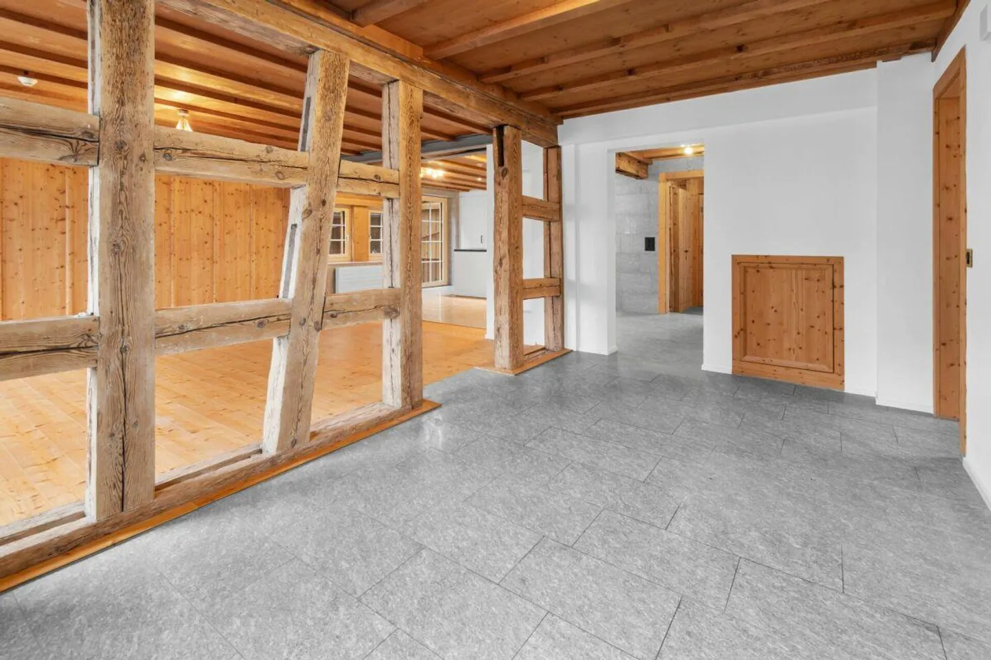 Fattoria (parte di casa) con fienile e terreno circostante - Foto 11 di 30