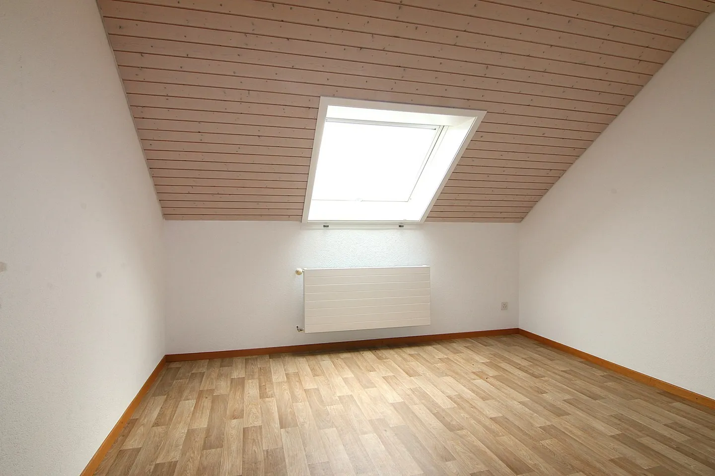 Charmant penthouse 4 pièces - Photo 5 sur 12