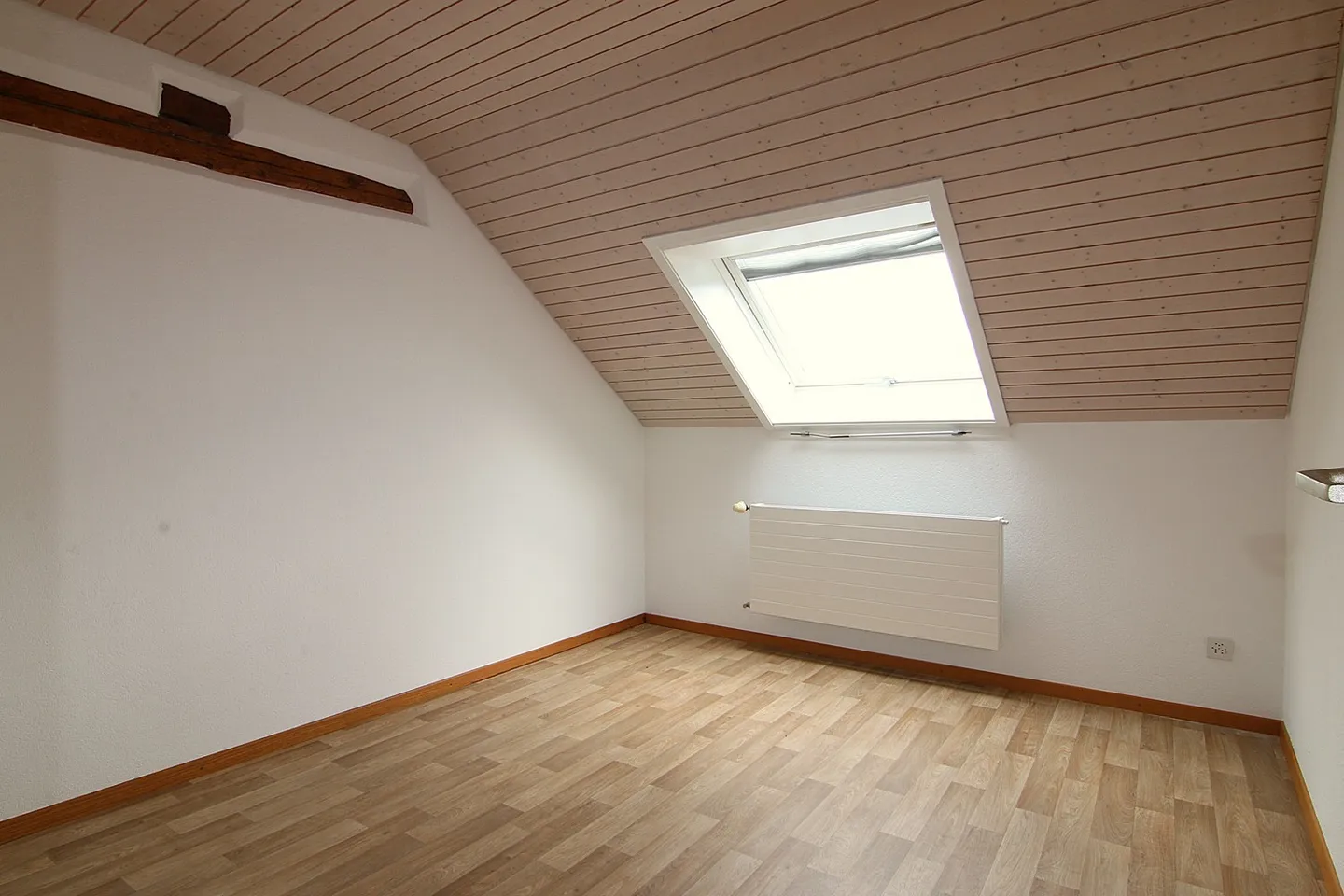 Charmant penthouse 4 pièces - Photo 6 sur 12