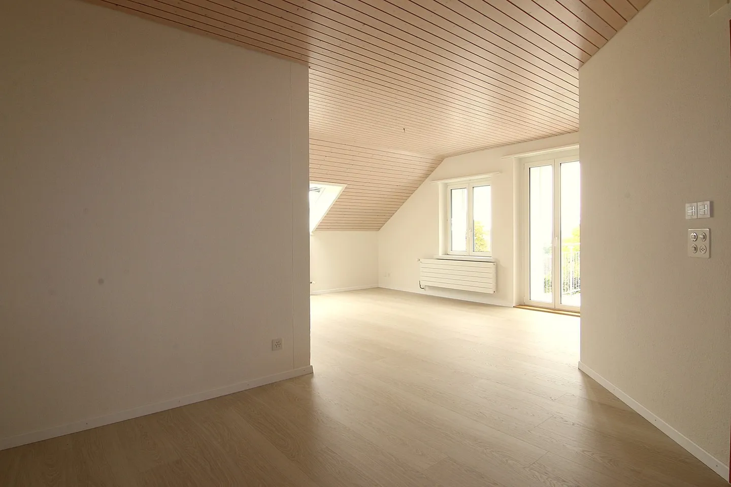 Charmant penthouse 4 pièces - Photo 7 sur 12