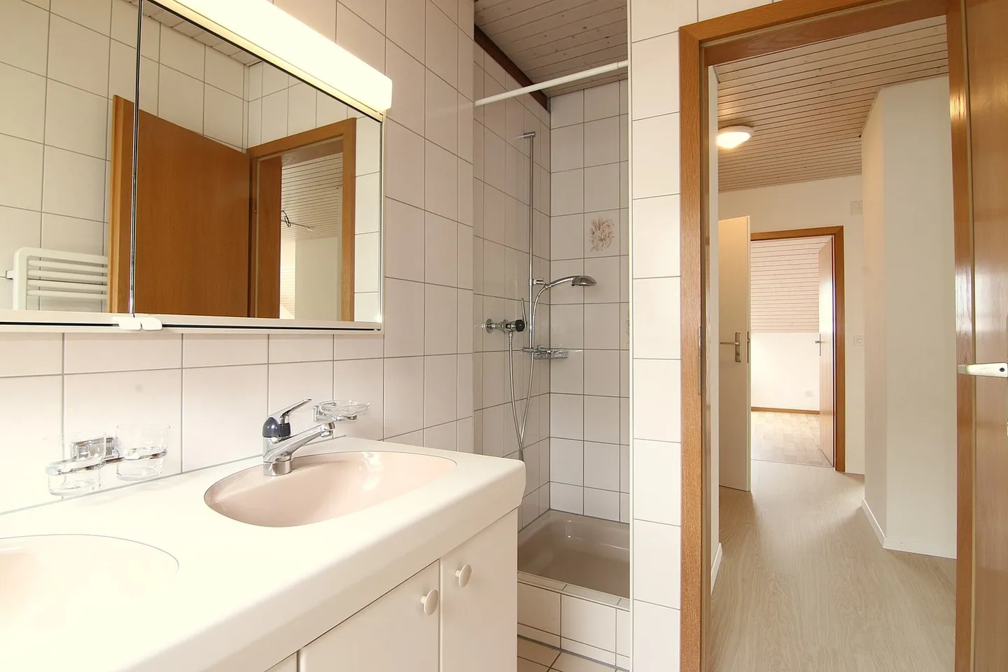 Charmant penthouse 4 pièces - Photo 8 sur 12