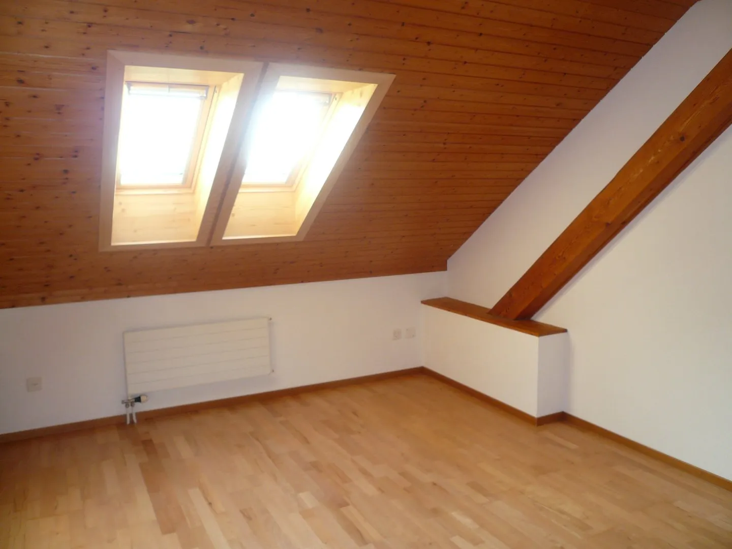 Spacious 3.5-room penthouse in a quiet and sunny location in Walliswil b. Wangen - Photo 4 of 7