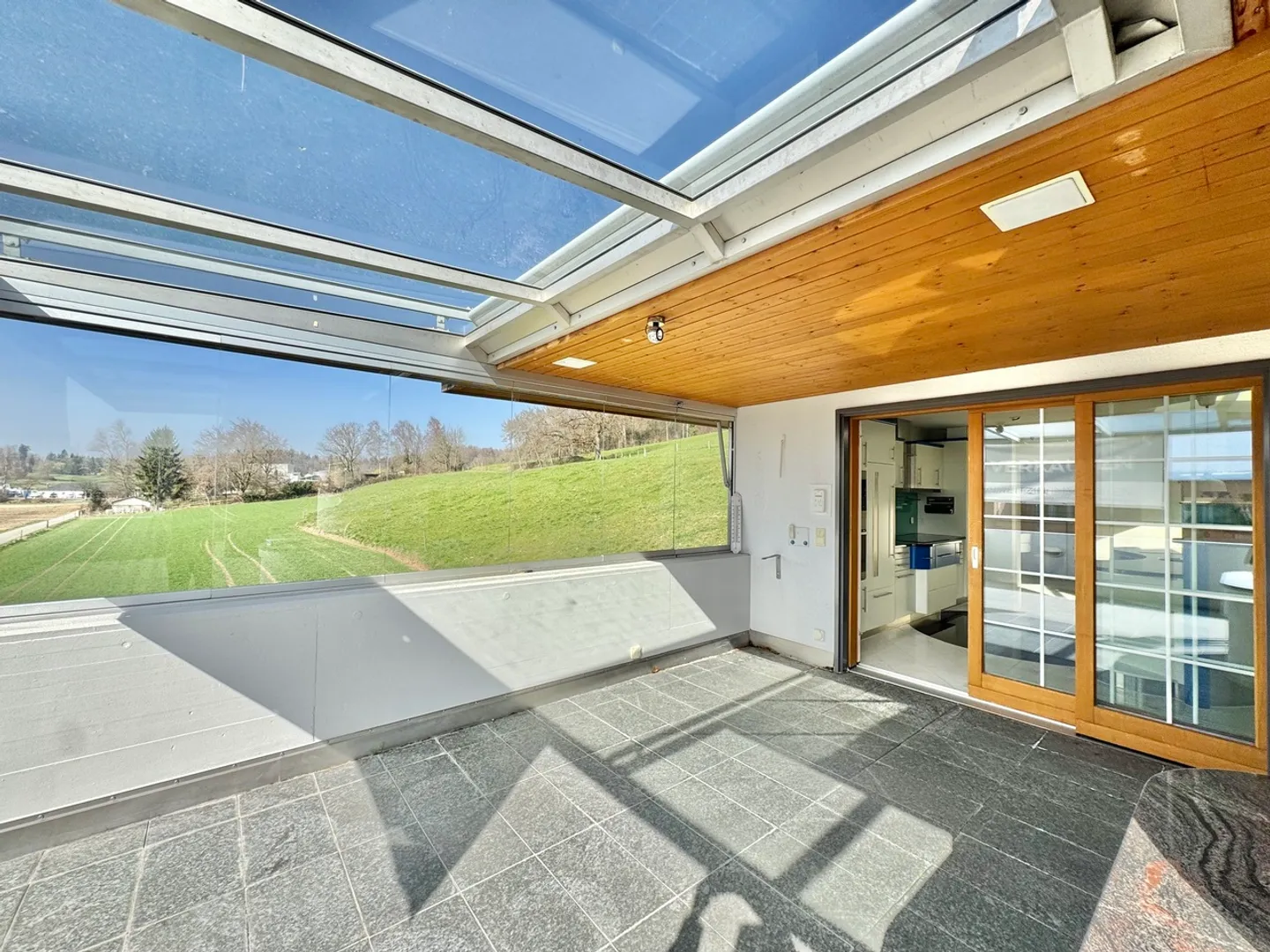 Maison de Terrasse Lumineuse dans un Emplacement Privilégié - Photo 2 sur 11