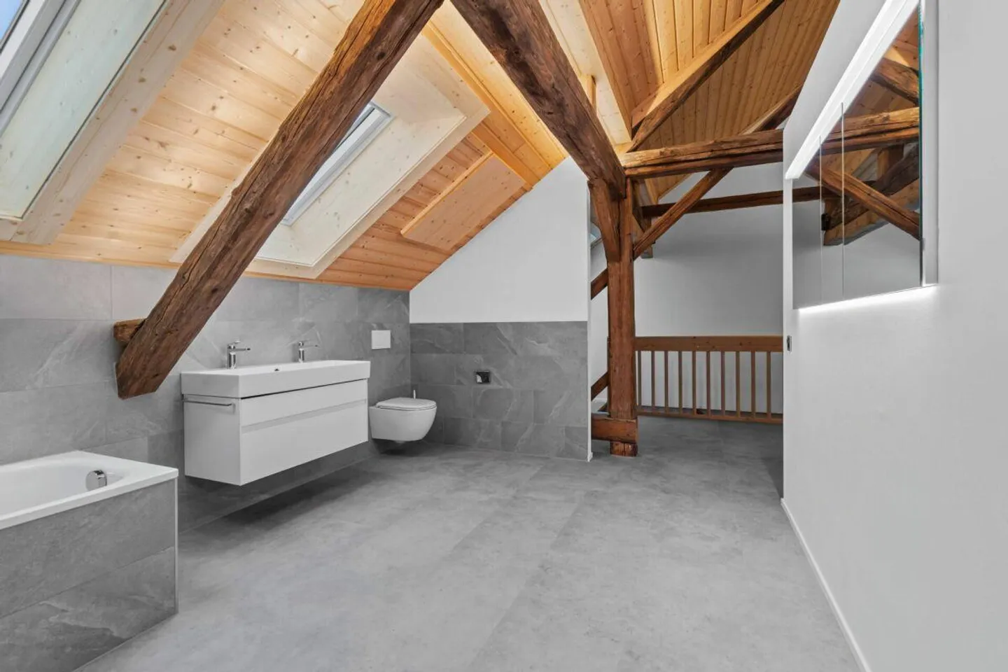 Fattoria (parte di casa) con fienile e terreno circostante - Foto 23 di 30