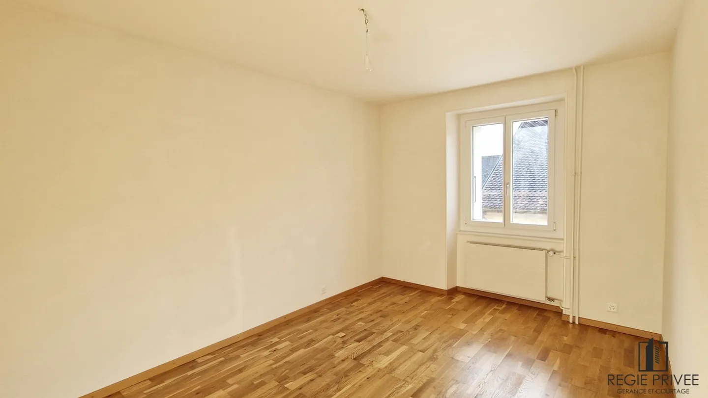 Apartment with 4.5 rooms, renovated and bright - Photo 5 of 9