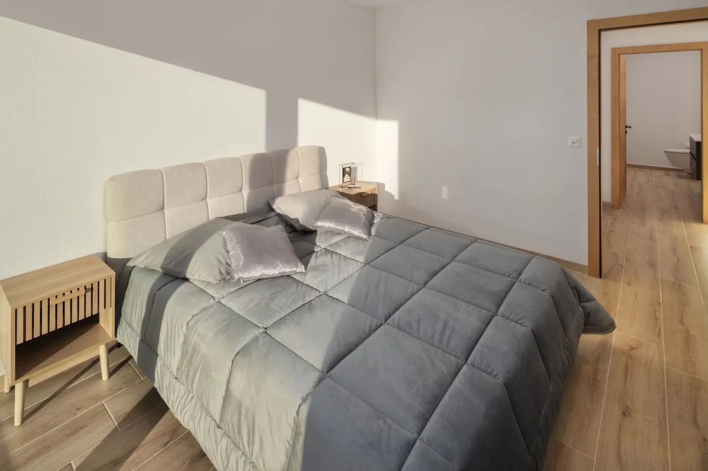 Exceptional 5.5-room chalet in Crans-Montana - Stunning view and jacuzzi - Photo 24 of 49