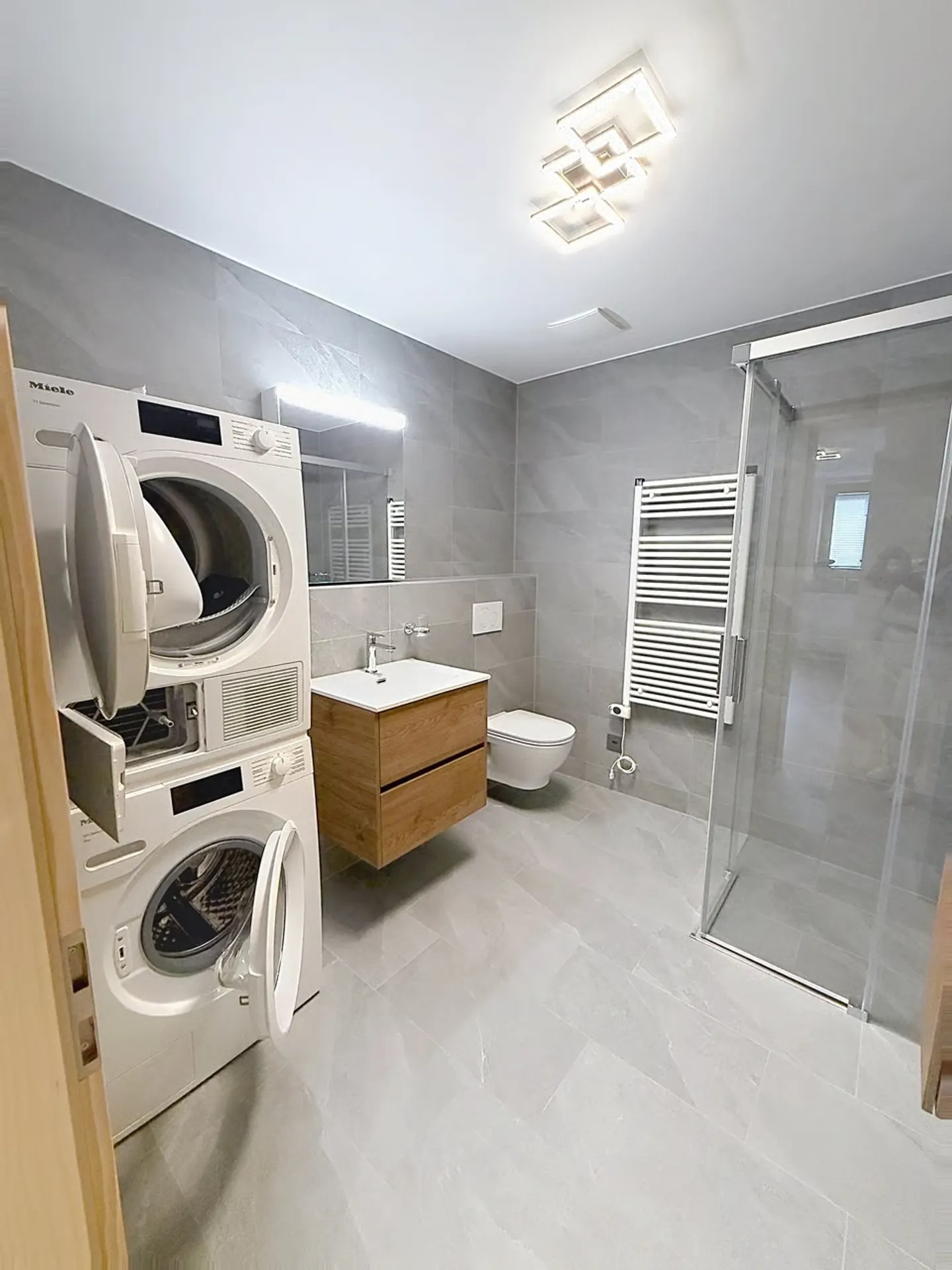 Charming 2.5-room apartment in the heart of the village - Photo 7 of 7