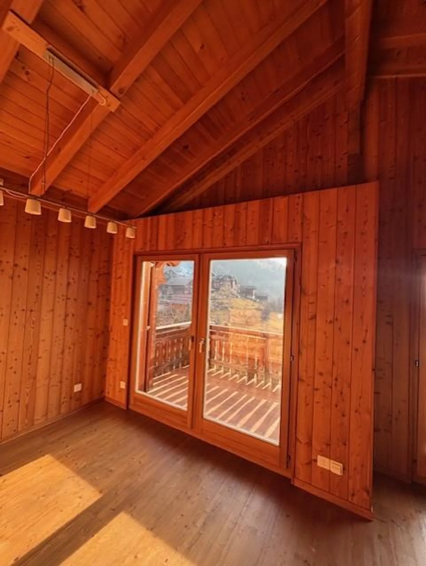 Casa di 5 stanze con vista panoramica mozzafiato - Foto 3 di 11