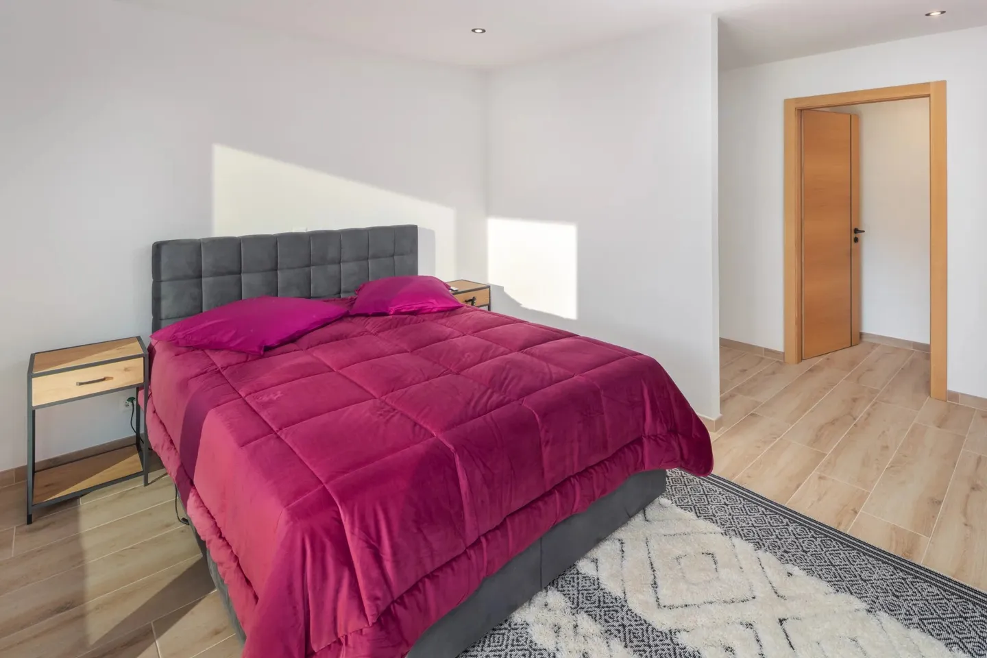 Exceptional 5.5-room chalet in Crans-Montana - Stunning view and jacuzzi - Photo 30 of 49