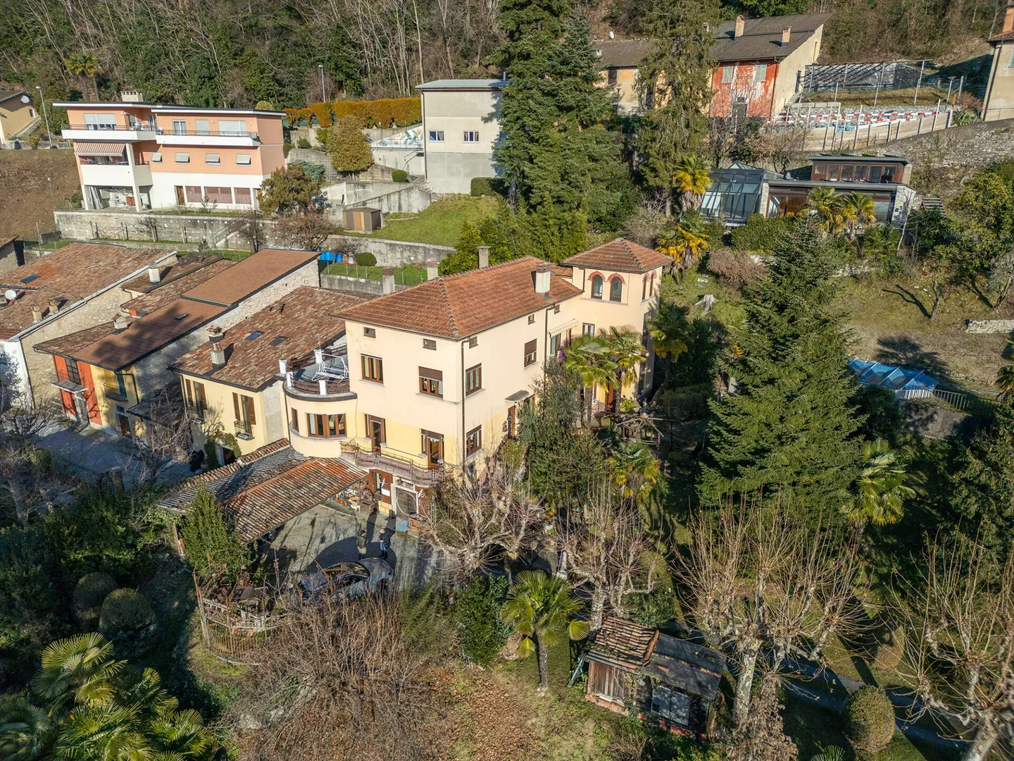 Mendrisio - Belle propriété de villa avec terrain à bâtir - Photo 3 sur 12
