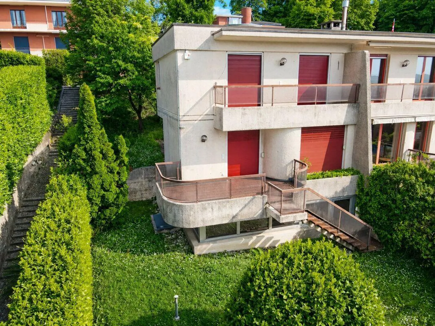 Maison jumelée élégante dans la verdure avec vue dégagée - Photo 2 sur 24