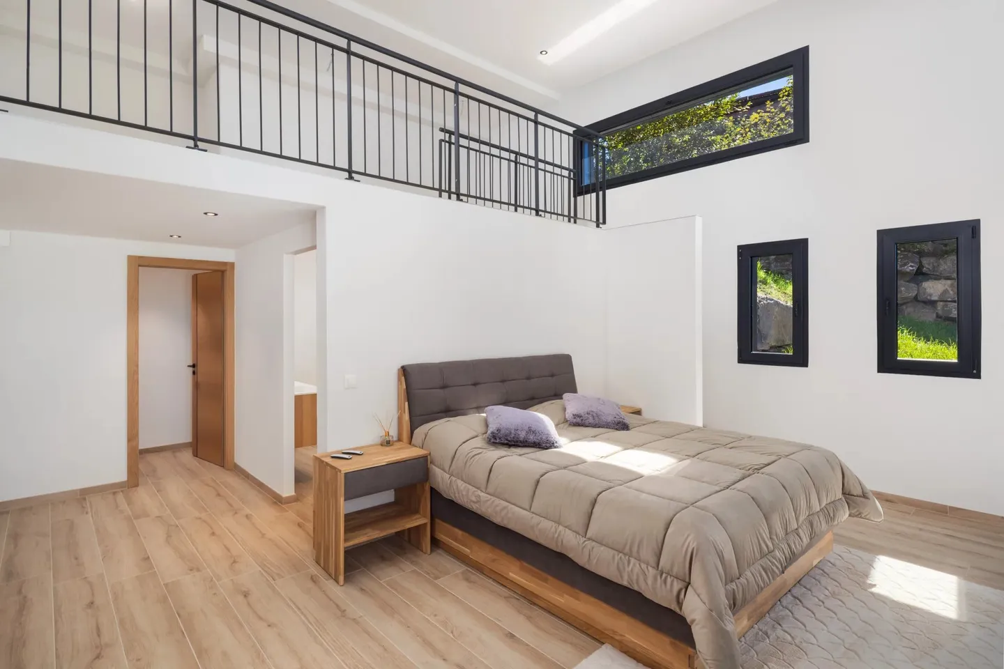 Exceptional 5.5-room chalet in Crans-Montana - Stunning view and jacuzzi - Photo 34 of 49