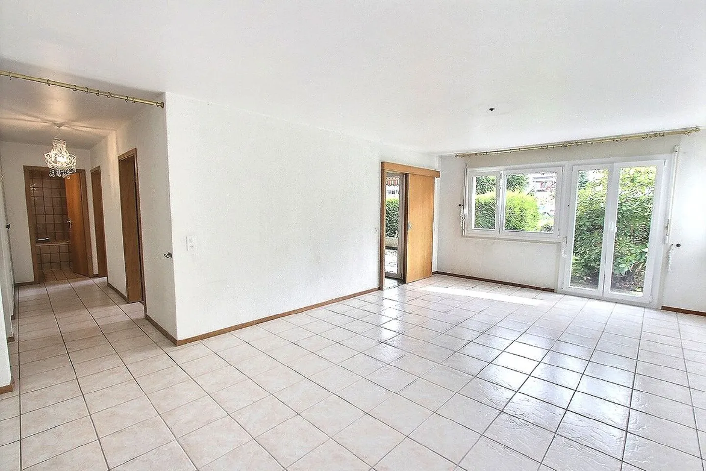 Große 2,5-Zimmer-Wohnung mit Terrasse - Foto 2 von 10