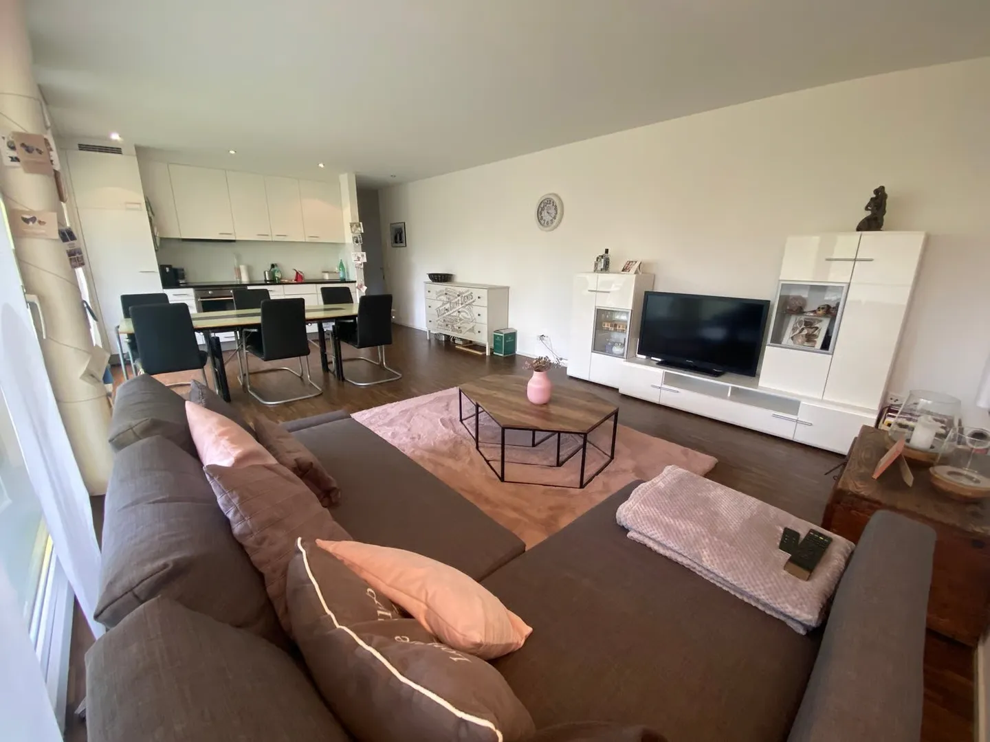 Appartamento affascinante 2.5 locali con balcone a Hägendorf - Foto 3 di 6