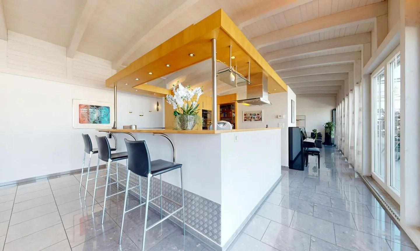 Bâtiment résidentiel et commercial attrayant avec appartement élégant - Photo 3 sur 13