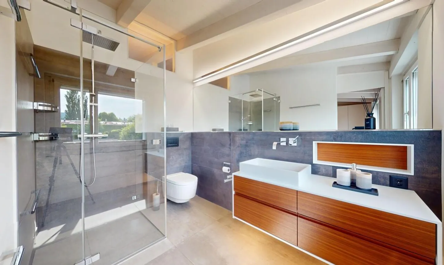 Bâtiment résidentiel et commercial attrayant avec appartement élégant - Photo 5 sur 13