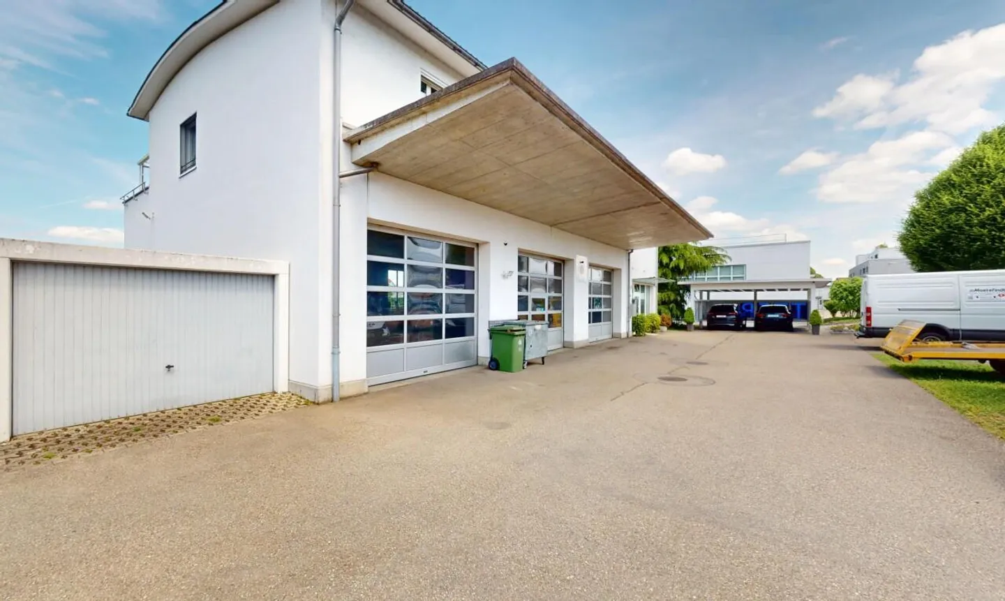 Bâtiment résidentiel et commercial attrayant avec appartement élégant - Photo 8 sur 13