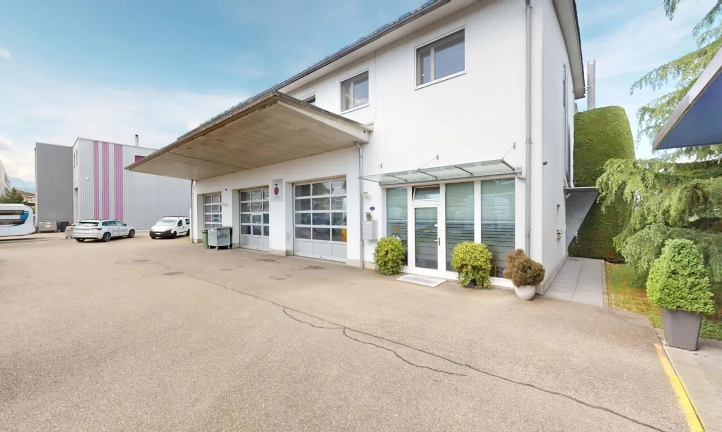 Bâtiment résidentiel et commercial attrayant avec appartement élégant - Photo 9 sur 13