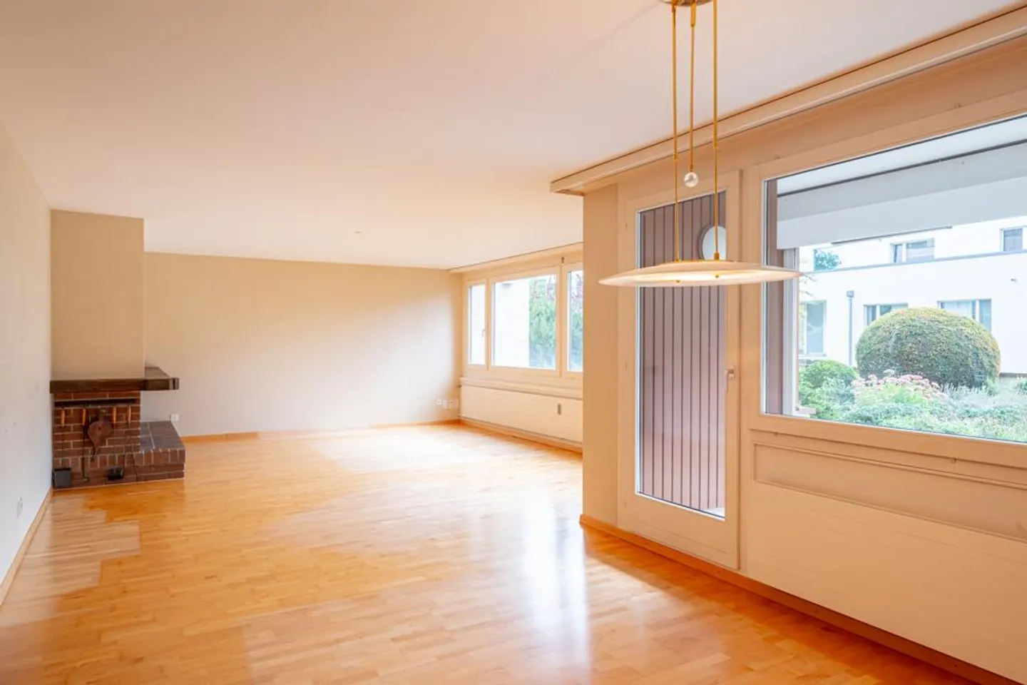 Timeless living quality in an ideal location - Photo 3 of 16