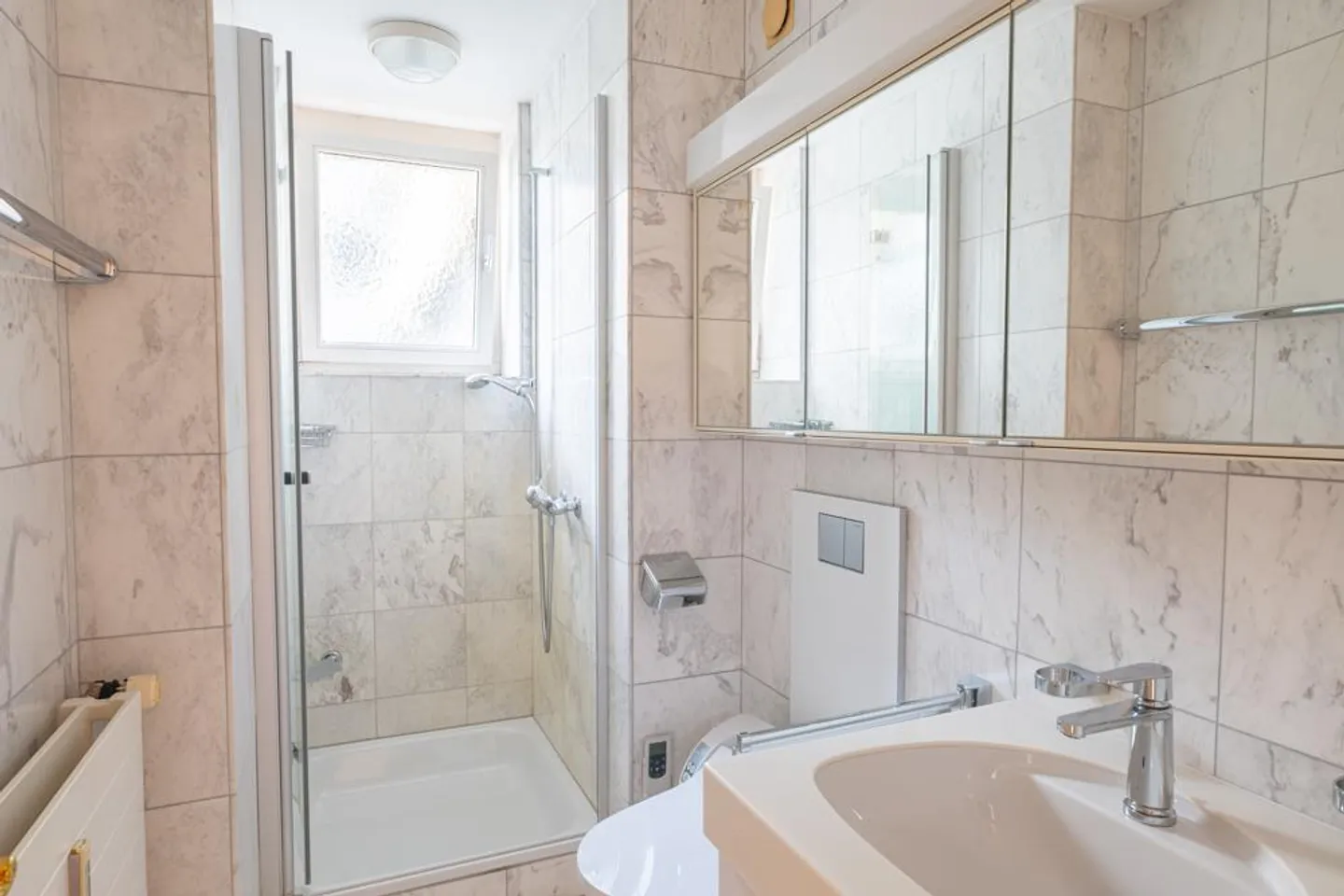 Timeless living quality in an ideal location - Photo 10 of 16