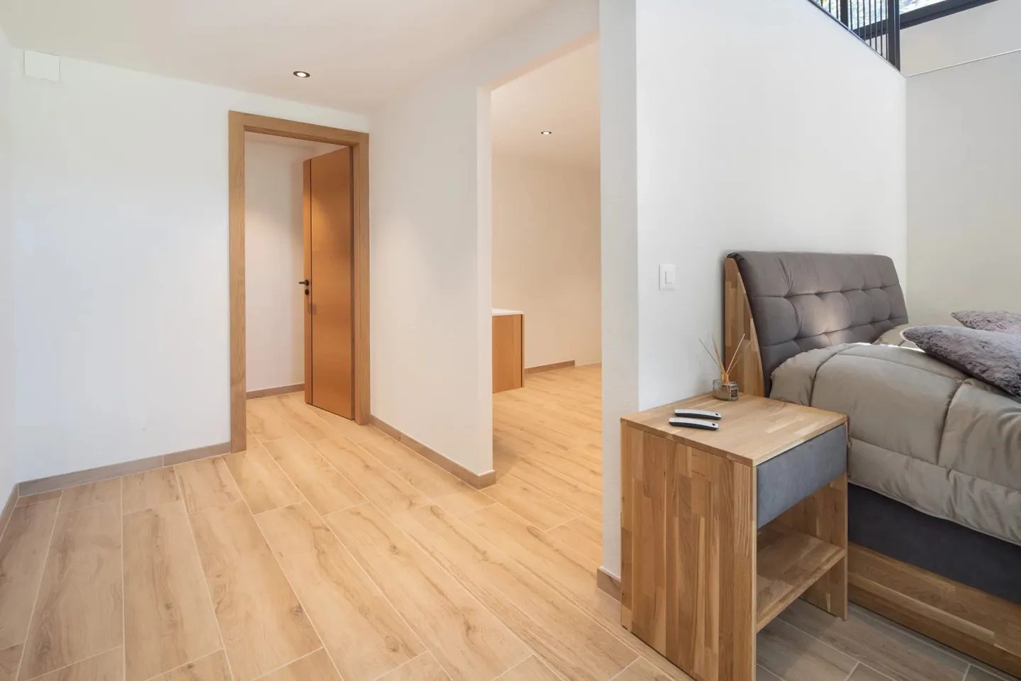 Exceptional 5.5-room chalet in Crans-Montana - Stunning view and jacuzzi - Photo 40 of 49