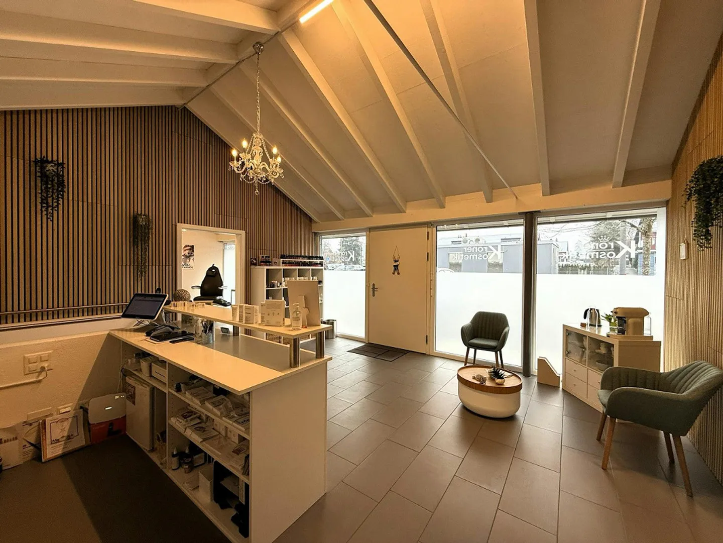 Studio de cosmétique, bureau ou magasin à Bahnstrasse 8a à Henggart - Photo 3 sur 12