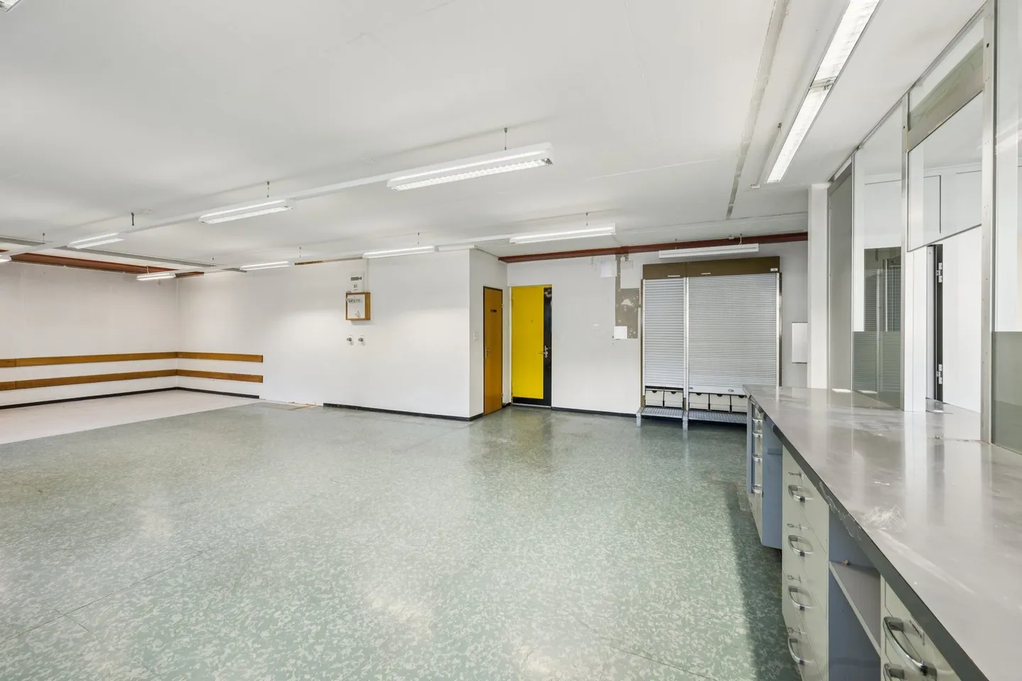 Spaziosi uffici in affitto a Develier - Foto 5 di 12