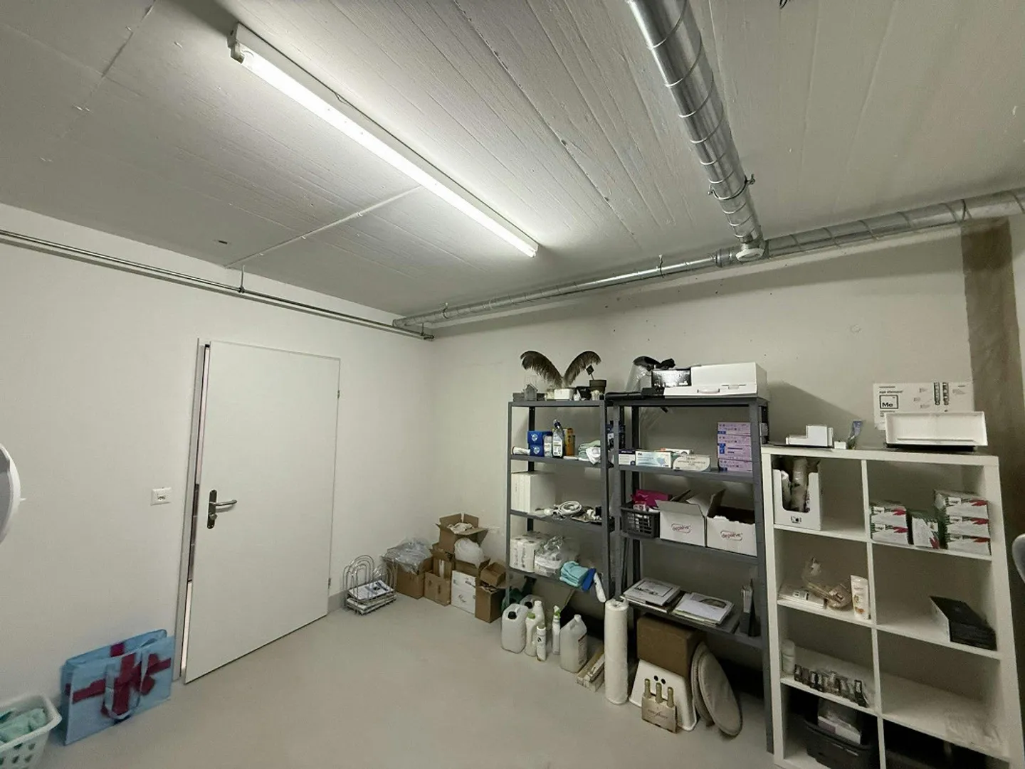 Studio de cosmétique, bureau ou magasin à Bahnstrasse 8a à Henggart - Photo 8 sur 12