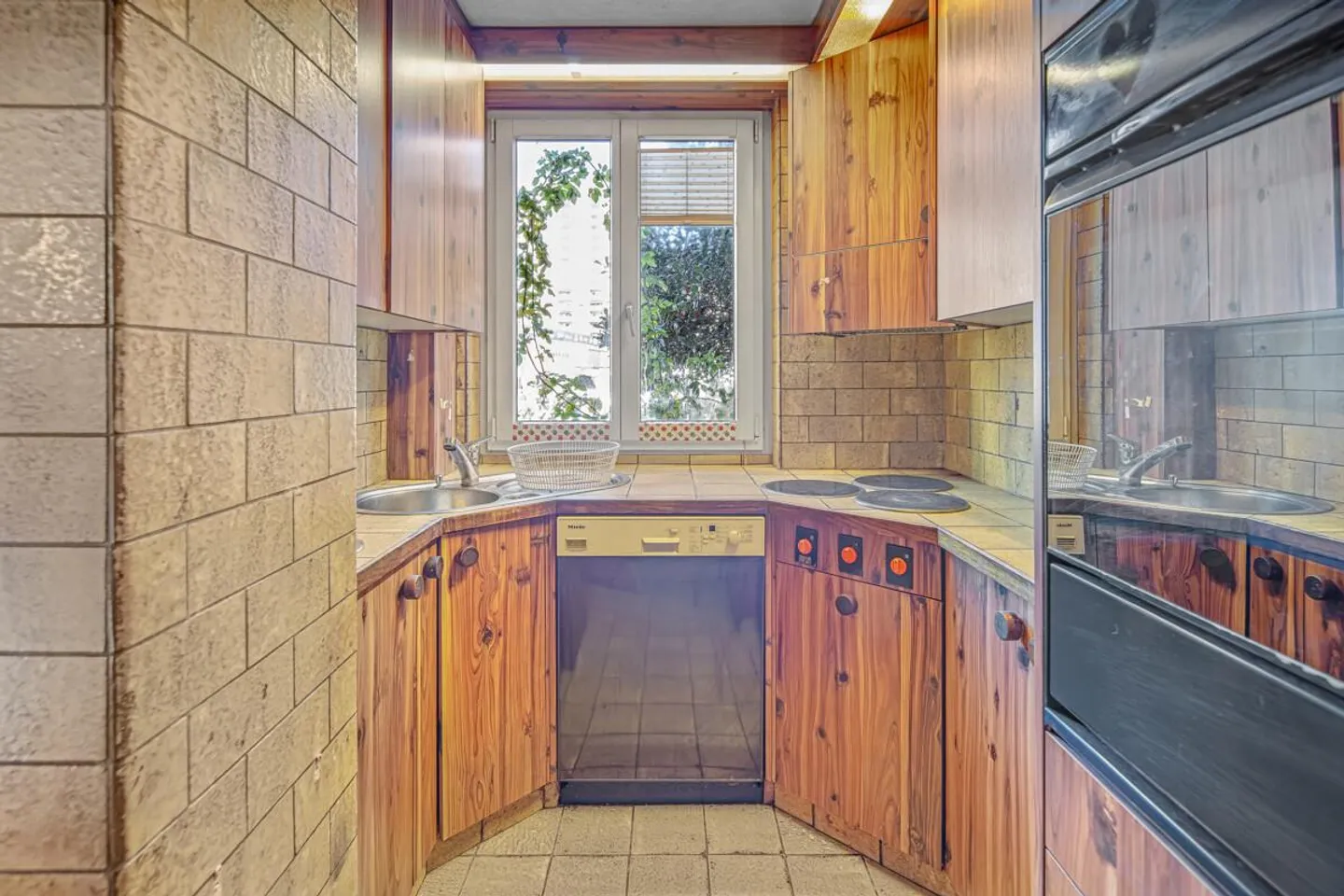 Charmante maison jumelée avec grand jardin dans un emplacement central - Photo 7 sur 24