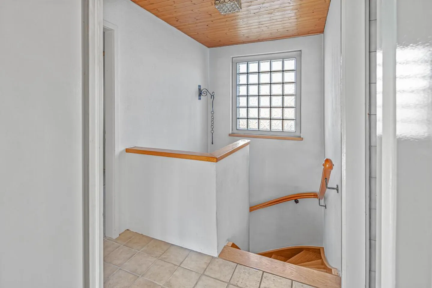 Charmante maison jumelée avec grand jardin dans un emplacement central - Photo 9 sur 24