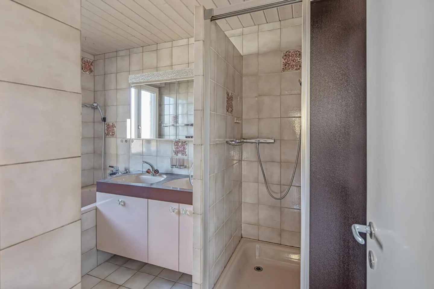 Charmante maison jumelée avec grand jardin dans un emplacement central - Photo 13 sur 24