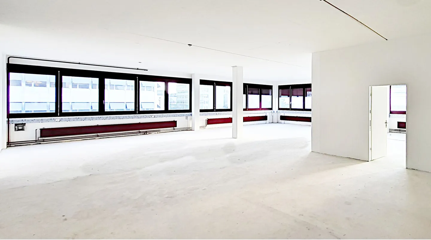 Espace de Bureau Rénové - Photo 1 sur 6