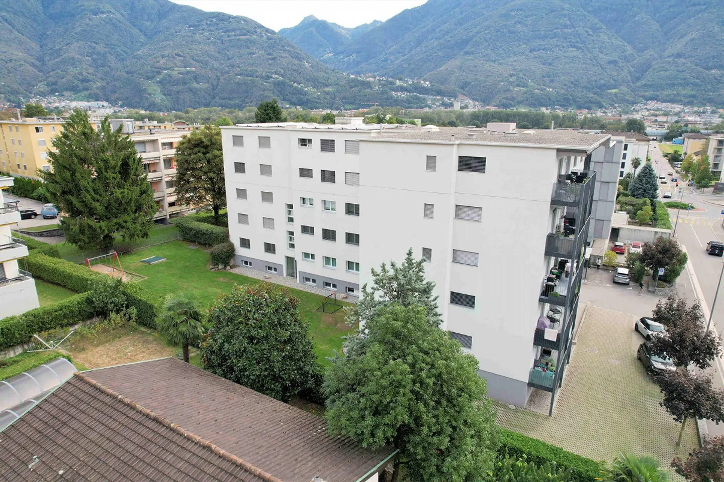 Appartement élégant dans une résidence exclusive - Photo 3 sur 14