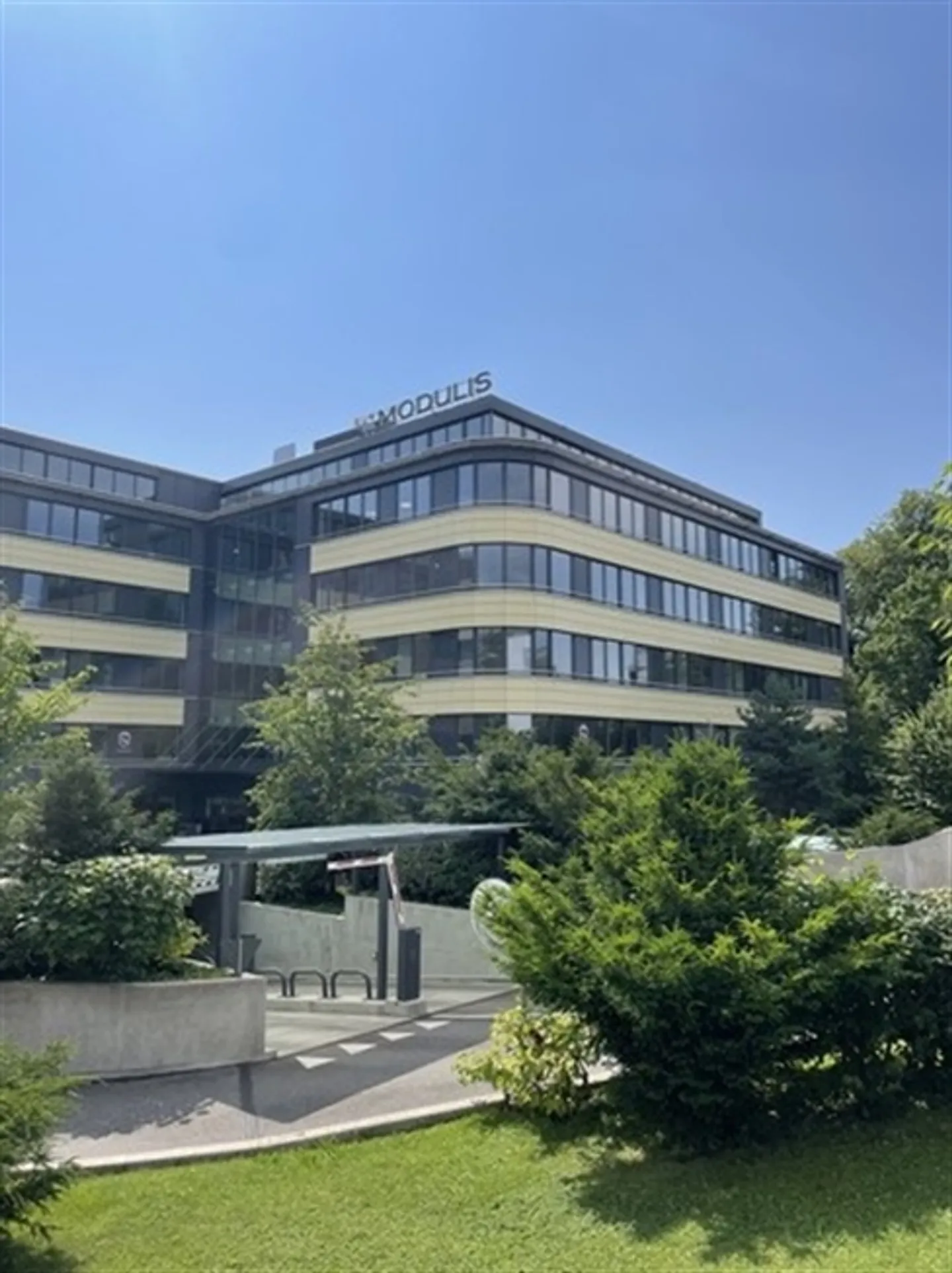 Dépôt dans le premier sous-sol de 142,07 m². - Photo 1 sur 1