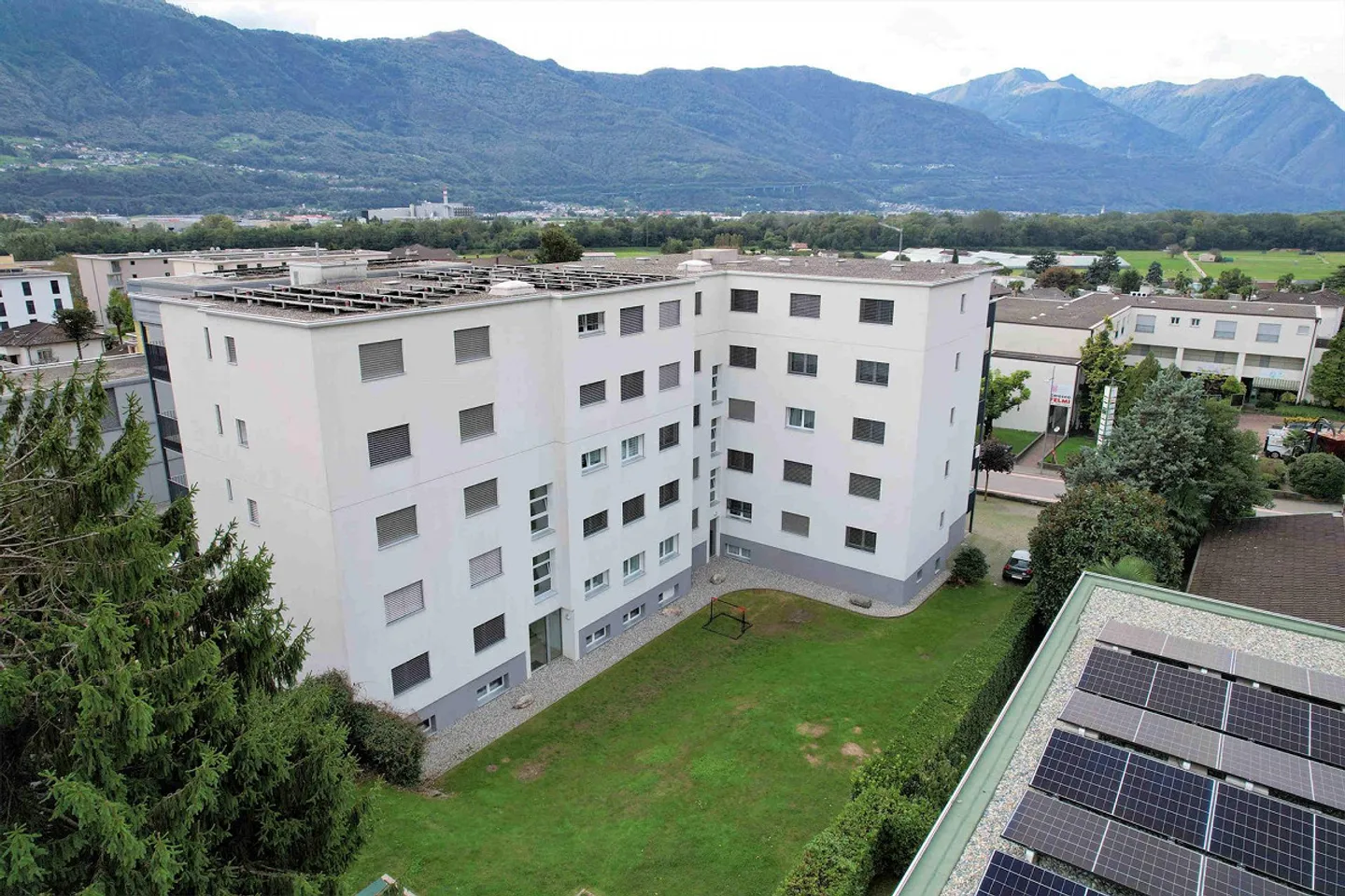 Appartement élégant dans une résidence exclusive - Photo 4 sur 14
