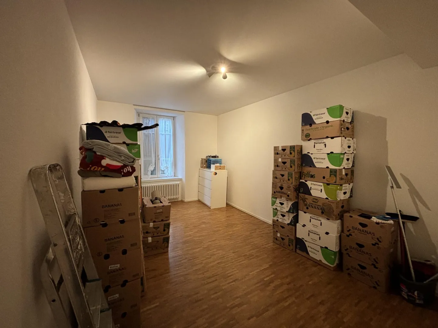 1° AFFITTO NETTO OFFERT! Bell'appartamento di 3 stanze a Fleurier - Foto 4 di 7