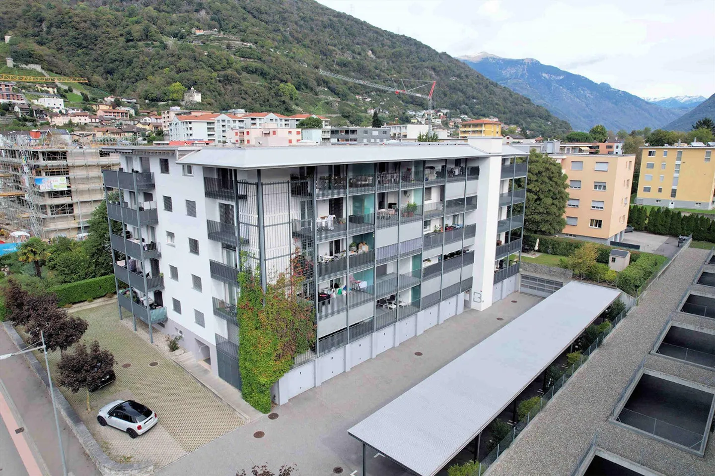 Appartement élégant dans une résidence exclusive - Photo 2 sur 14