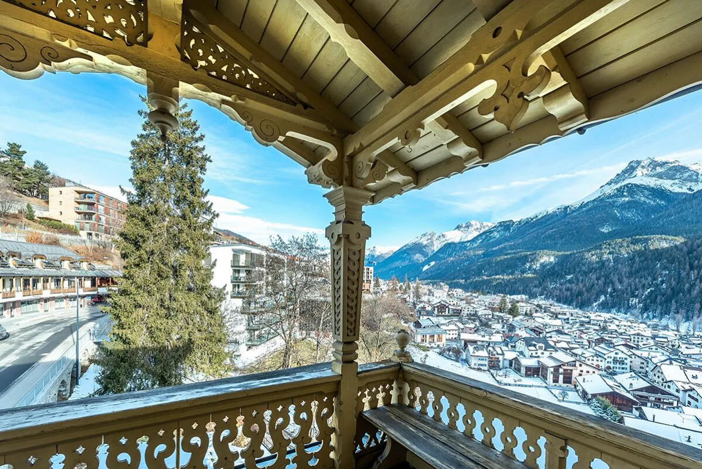 Historische Villa mit Entwicklungspotenzial - Foto 5 von 6