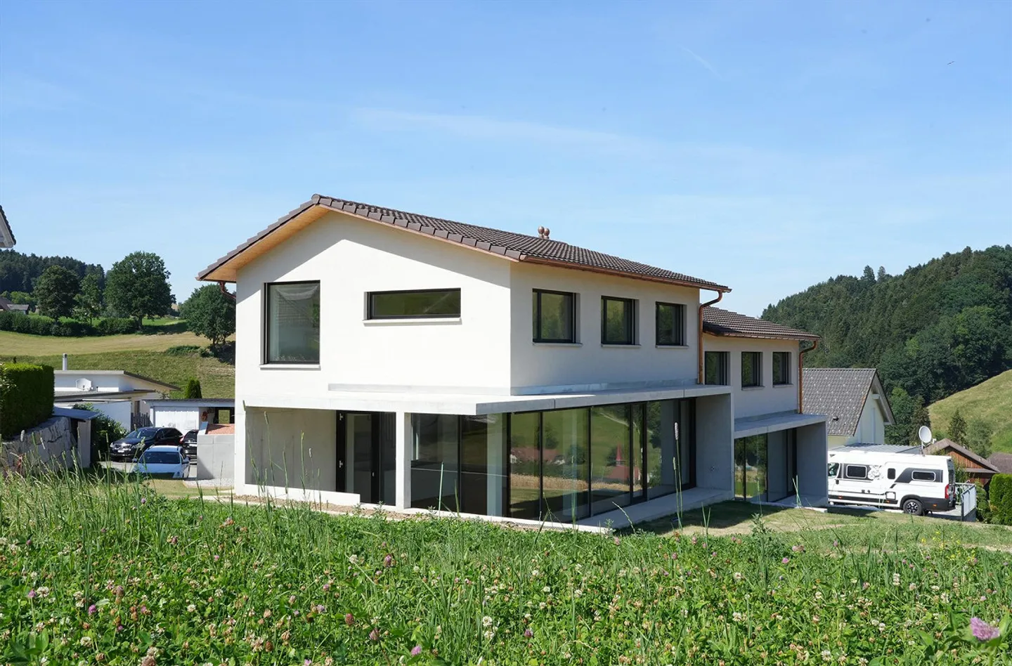 Nouvel appartement de 5,5 pièces dans une maison jumelée - Photo 1 sur 14