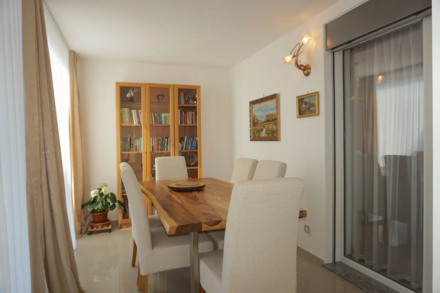 ARI-262 - Magnificent garden-level apartment with 5.5 rooms in a high-end two-unit house - Photo 10 of 30