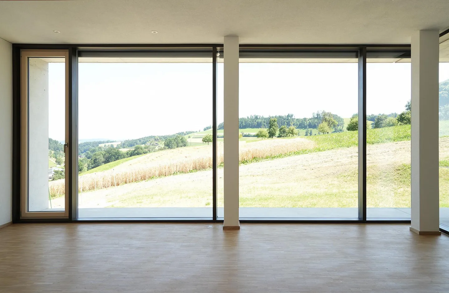 Nouvel appartement de 5,5 pièces dans une maison jumelée - Photo 2 sur 14