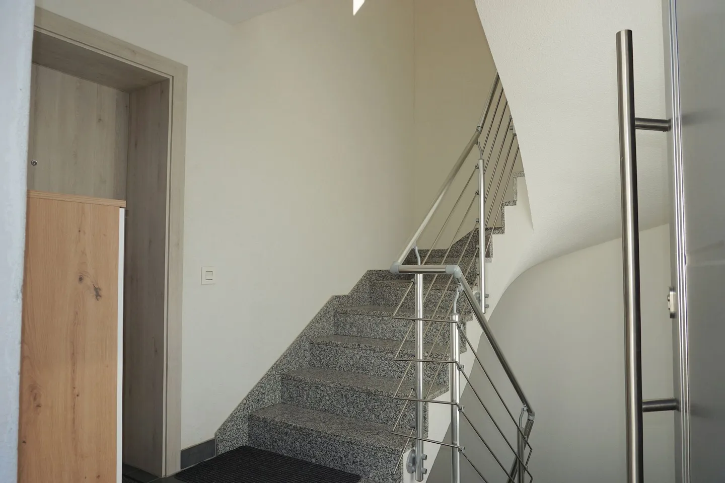 ARI-262 - Magnificent garden-level apartment with 5.5 rooms in a high-end two-unit house - Photo 16 of 30