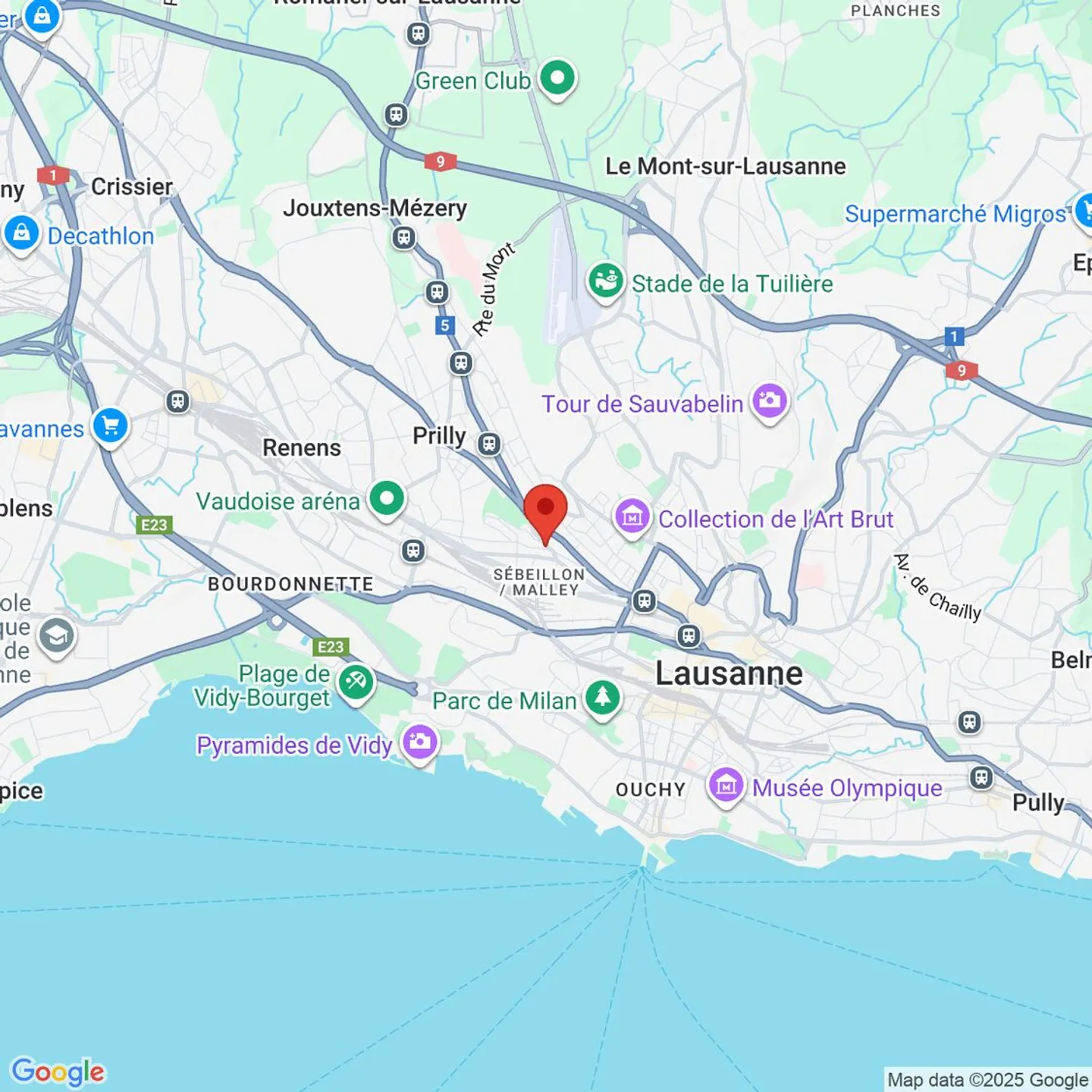 Mixed-use building for rent - Photo 3 of 3