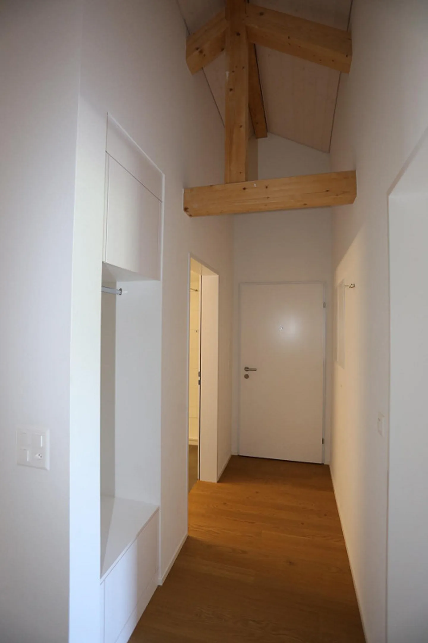 Appartement moderne de 3,5 pièces sous les toits près du centre - Photo 6 sur 8