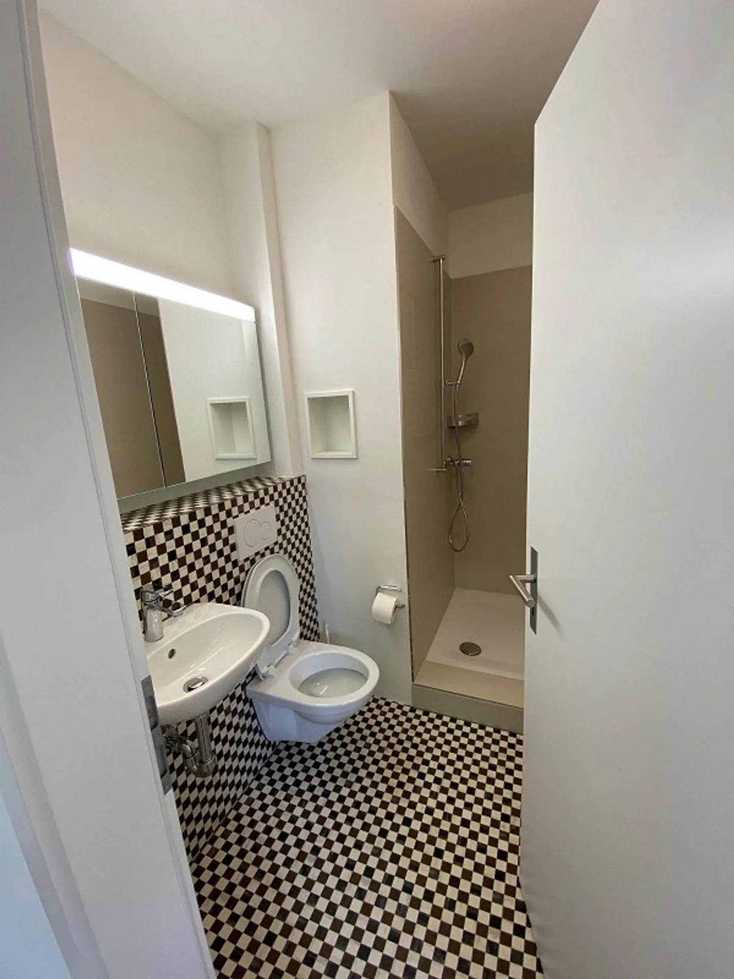 Studio for Workshop / Business / Office - Photo 6 of 9